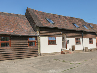 Property Photo: Old Hall Barn 3