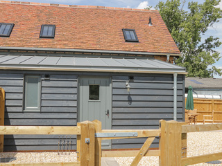 Property Photo: Kingfisher, 2 The Old Stables