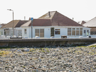 Property Photo: Sea-Esta Bwthyn