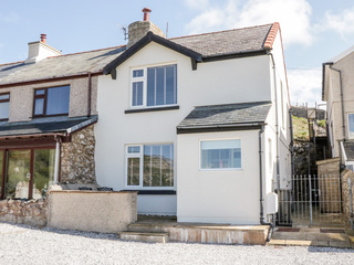 Property Photo: 4 Anglesey Road