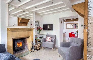 Property Photo: Dove Cottage (Naunton)
