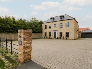 Property Photo: Manor House