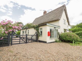 Property Photo: Waveney Cottage
