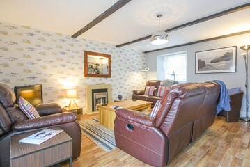Property Photo: Rowing Boat Cottage
