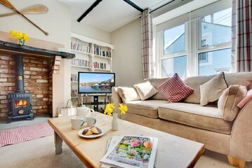 Property Photo: Tern Cottage (Seahouses)