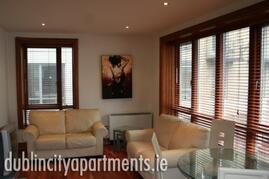 Property Photo: livingroom